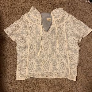 Gently used Daytrip lace pullover size xs/s
